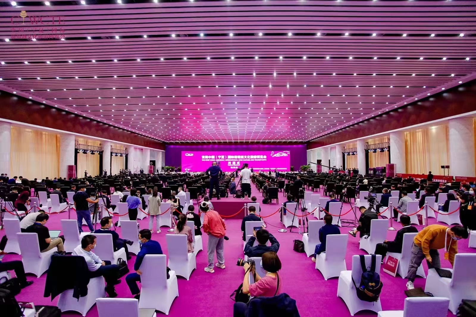 341e6eda35111a7c4f8242432315b79